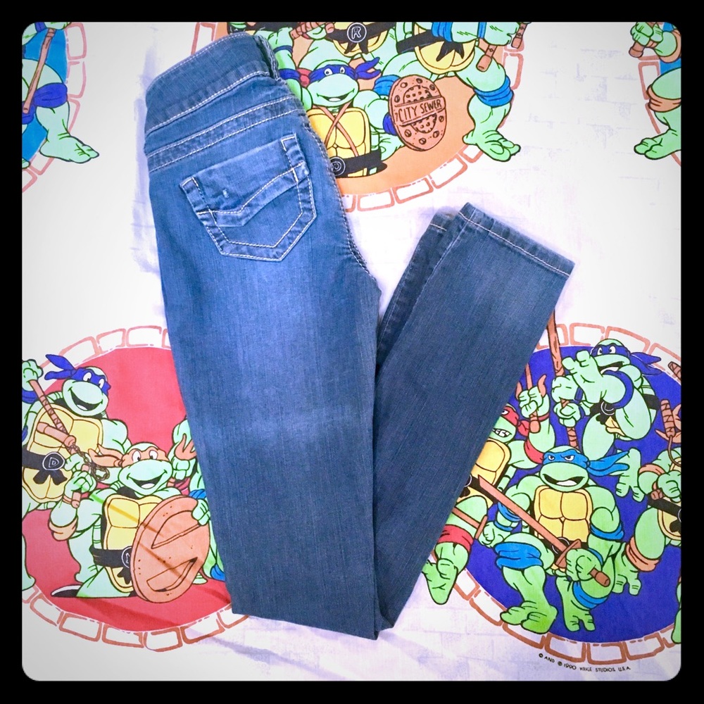 Arden B Skinny Jeans